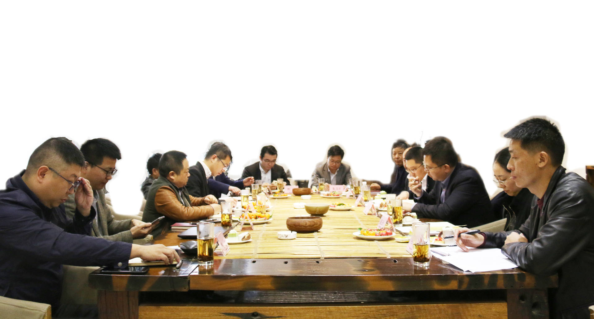 务虚会现场图_副本2.jpg