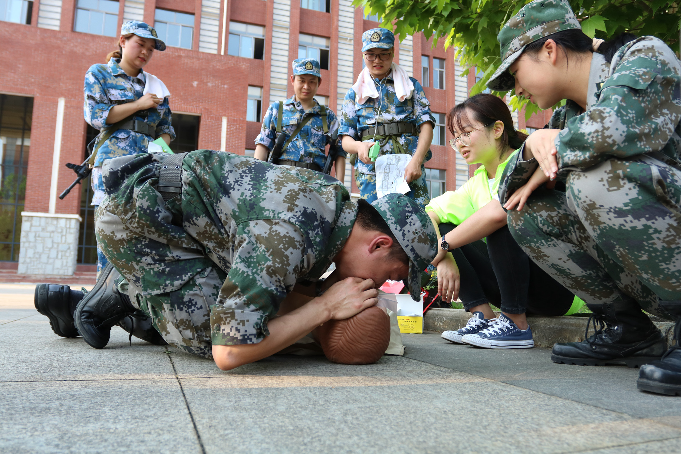 14 图四：定向越野心肺复苏-压缩.jpg